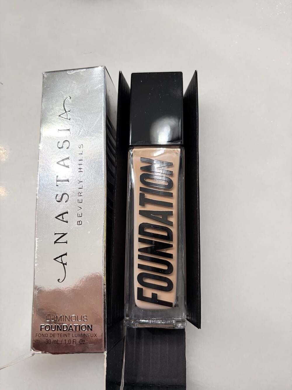Anastasia Beverly Hills Luminous Foundation in 150W